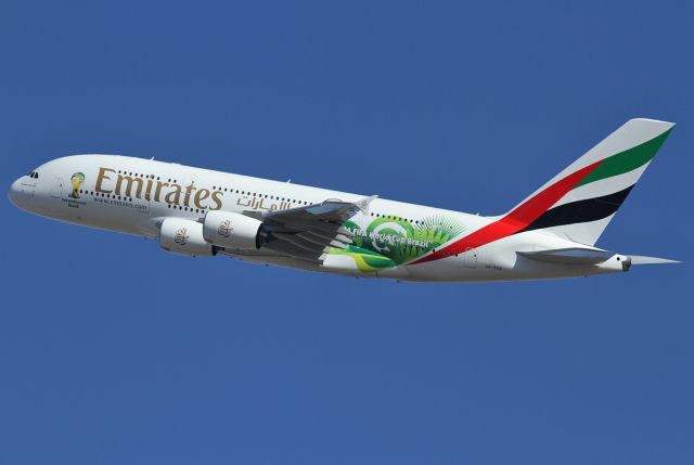 Airbus A380-800 (A6-EEQ)