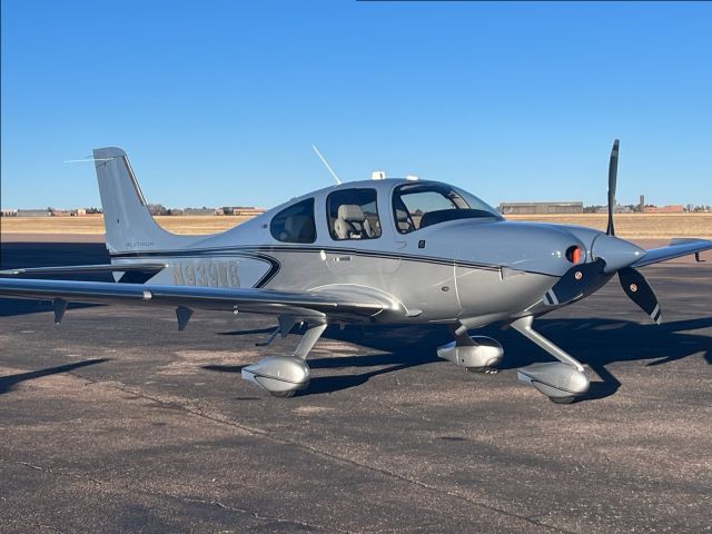 Cirrus SR-22 (N939WB)