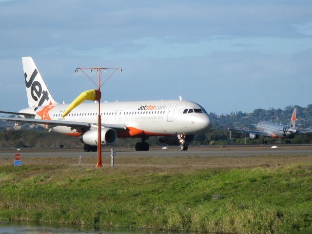 Airbus A320 (VH-JQG)