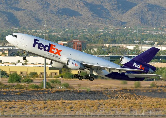 McDonnell Douglas DC-10 (N313FE)