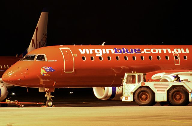 Embraer ERJ-190 (VH-ZPF)