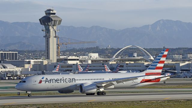 Boeing 787-9 Dreamliner (N829AN) - Taxiing to gate at LAX after landing on 25L