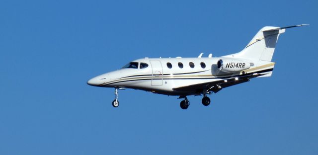 Beechcraft Premier 1 (N514RR) - About to touch down is this 2009 Beech 390 Premier 1A in the Winter of 2024.