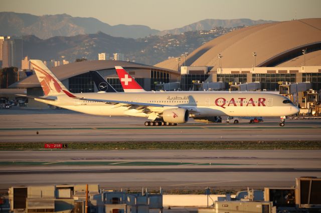 Airbus A350-1000 (A7-ANM)