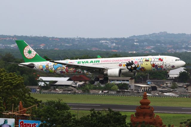 Airbus A330-300 (B-16333) - "Hello Kitty Around the World" livery