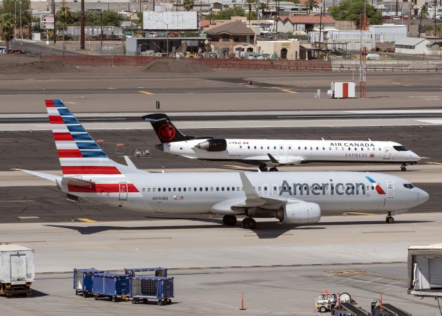 Boeing 737-800 (N890NN)