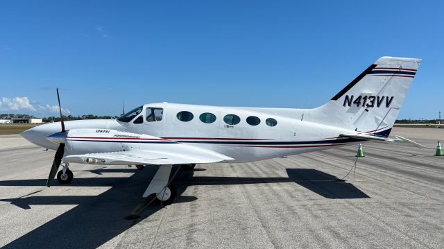 Cessna 421 (N413VV)