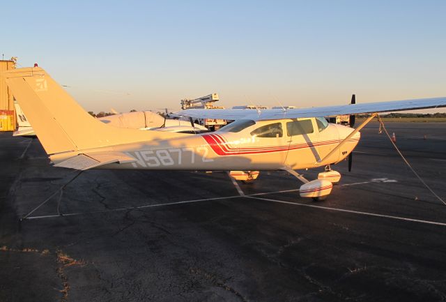 Cessna Skylane (N58772)