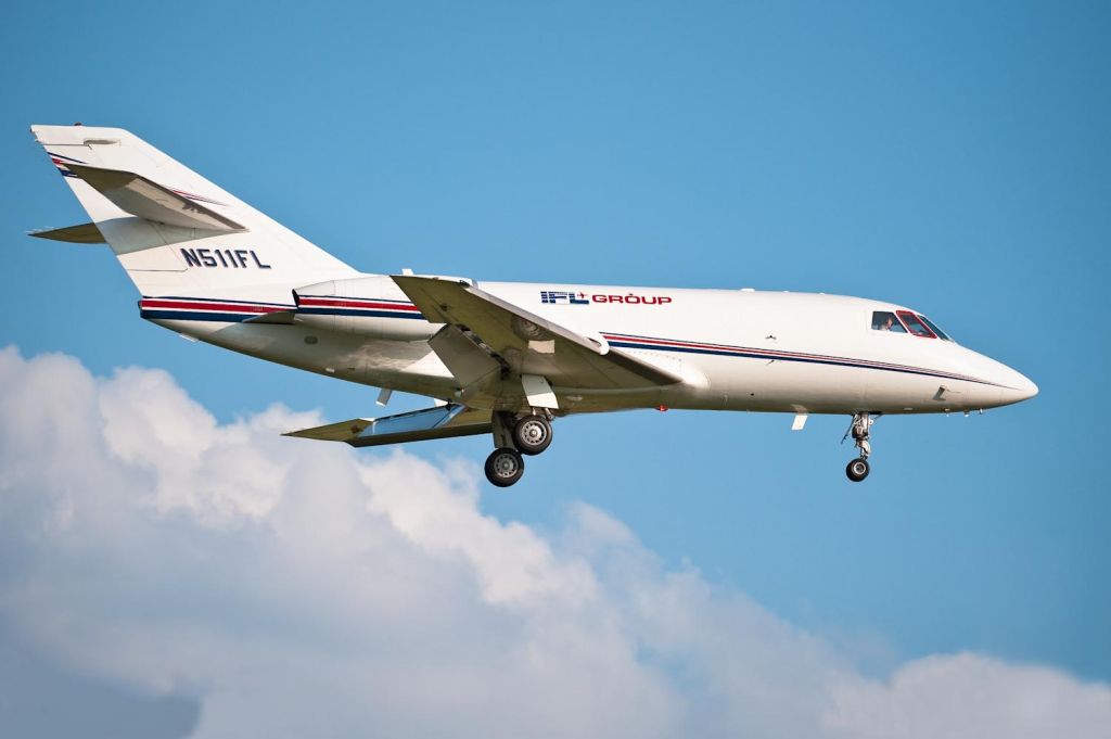 Dassault Falcon 20 (IFL511) - On final for Hky 24. 10.Jul.2010