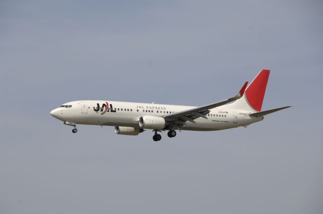 Boeing 737-800 (JA330J) - Final Approach to Narita Intl Airport R/W16L on 2011/5/9 JAL c/s