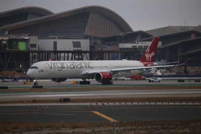 Airbus A350-1000 (G-VRNB)