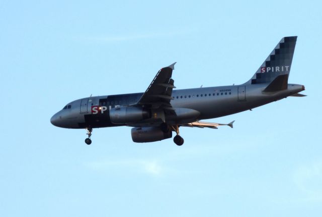 Airbus A319 (N508NK) - Shown here a moment until landing is a Spirit Airbus A319 in the Autumn of 2016.