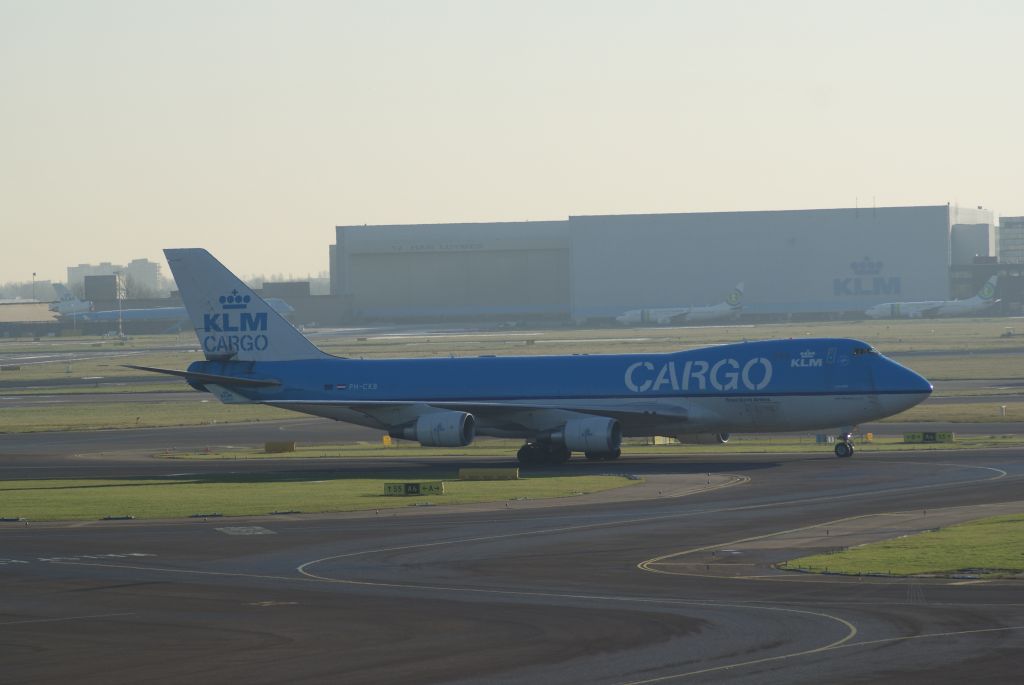 Boeing 747-200 (PH-CKB) - KLM Cargo B747-406F/ER cn33695