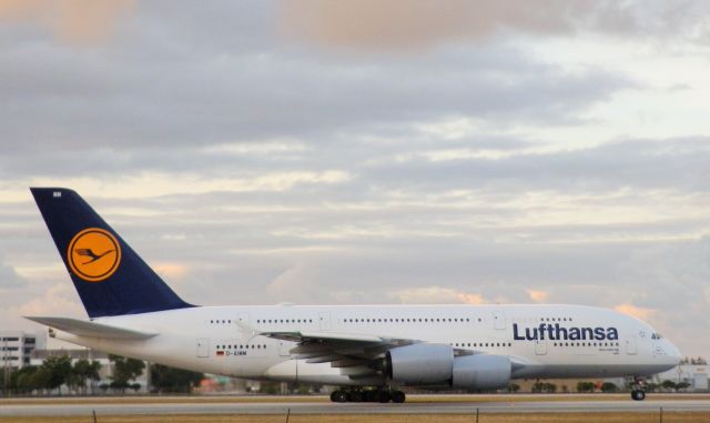 Airbus A380-800 (D-AIMM)