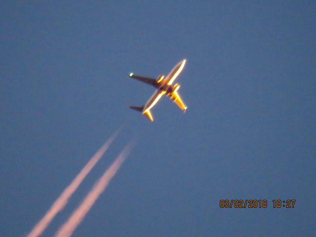 Boeing 737-800 (C-FCSX)