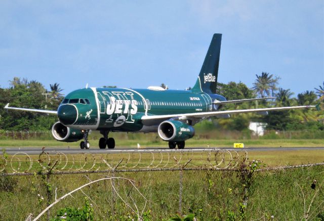 Airbus A320 (N746JB)