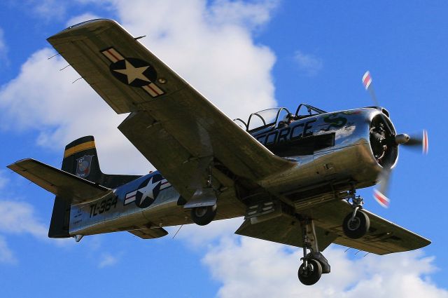 North American Trojan (VH-TRO) - Late final at Old Station Queensland Flyin 27 5 2017