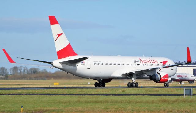 BOEING 767-300 (OE-LAY) - austrian b767-3z9er oe-lay arriving in shannon for painting by iac 27/2/20.