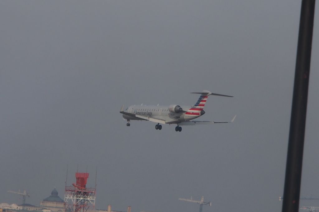 Canadair Regional Jet CRJ-200 (N521AE)