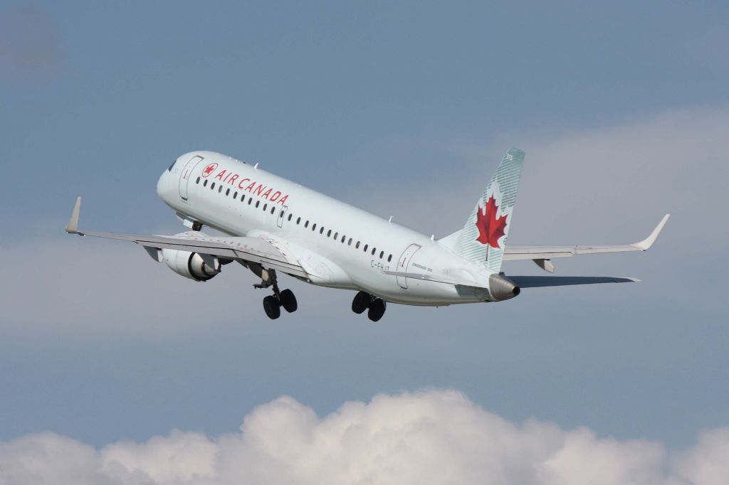 Embraer 170/175 (C-FHJT) - Embraer 190