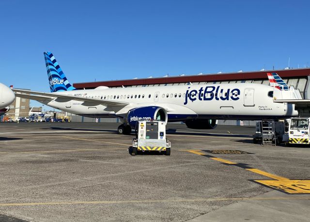 Airbus A220-300 (N3139J) - Party in the BLU.S.A