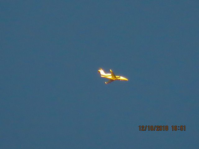Embraer Phenom 300 (N894JH)