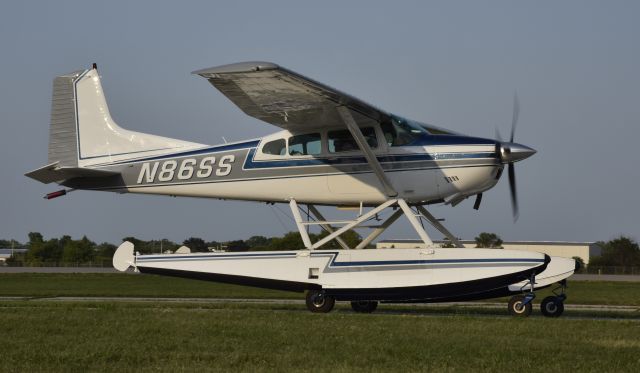 Cessna Skywagon (N86SS) - Airventure 2019