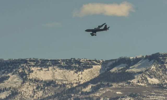 — — - Practice landings requiring passing in front of the Grand Mesa