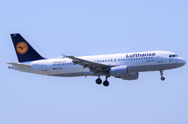 Airbus A320 (D-AIZO)