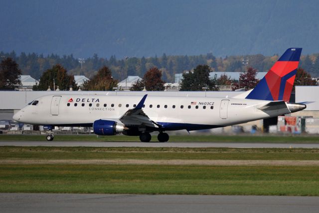 Embraer 175 (N603CZ)