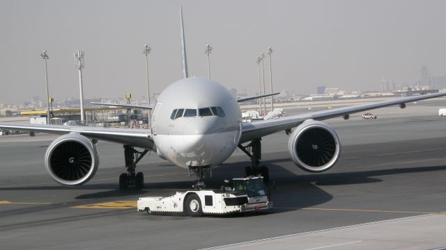 BOEING 777-300ER (A7-BAI)