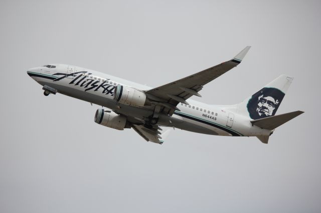 Boeing 737-700 (N644AS) - Taking off to the west from runway 25