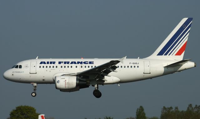 Airbus A318 (F-GUGJ)