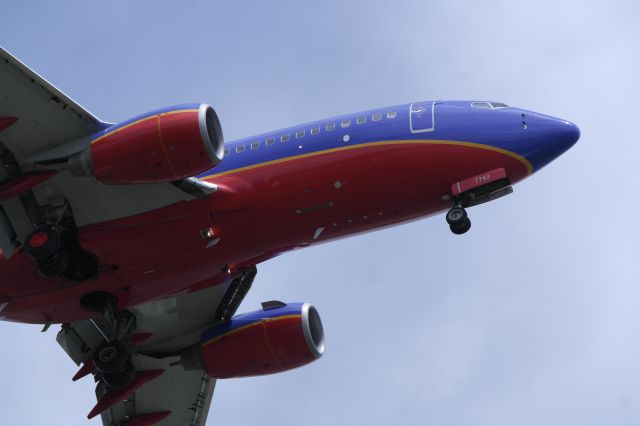 Boeing 737-700 (N7743A)