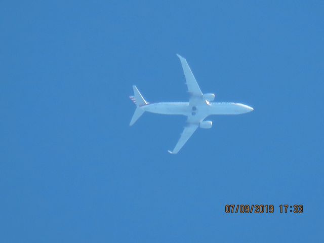 Boeing 737-800 (N886NN)