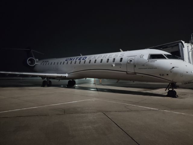 Canadair Regional Jet CRJ-700 (N521GJ)