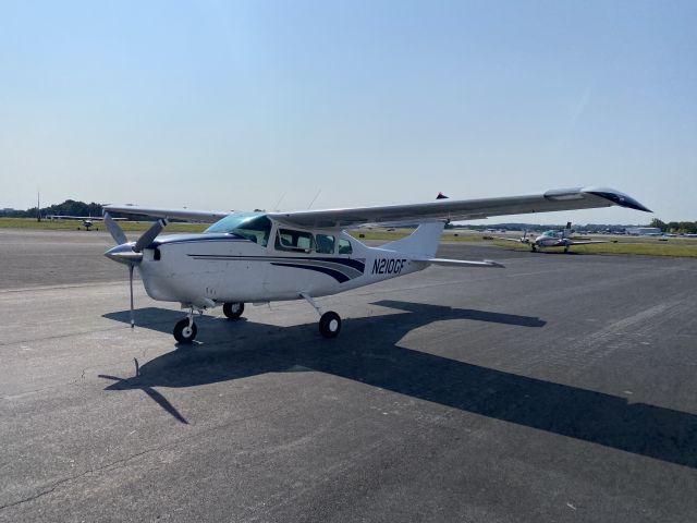 Cessna Centurion (N210GF) - Good looking Oldie, Ready for its delivery!