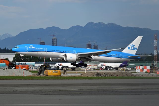 BOEING 777-300 (PH-BVO)