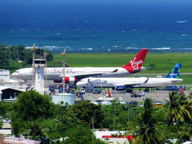 Airbus A321 (N971JT)