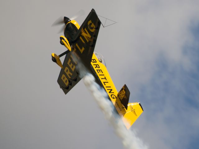 EXTRA EA-300 (N232X) - Oshkosh 2013!