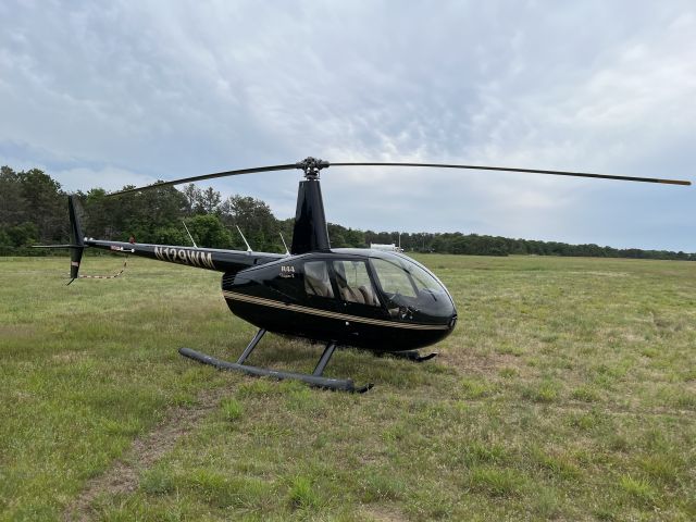 Robinson R-44 (N129WM)