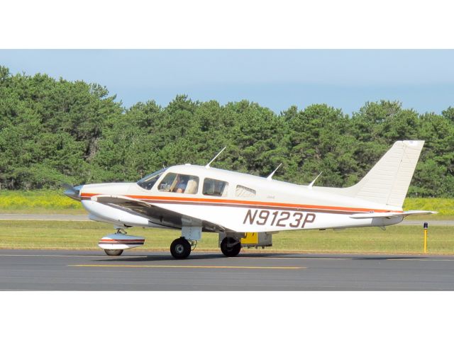 Piper Cherokee (N9123P)