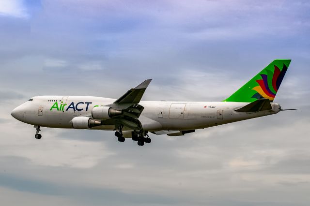 Boeing 747-400 (TC-ACF)