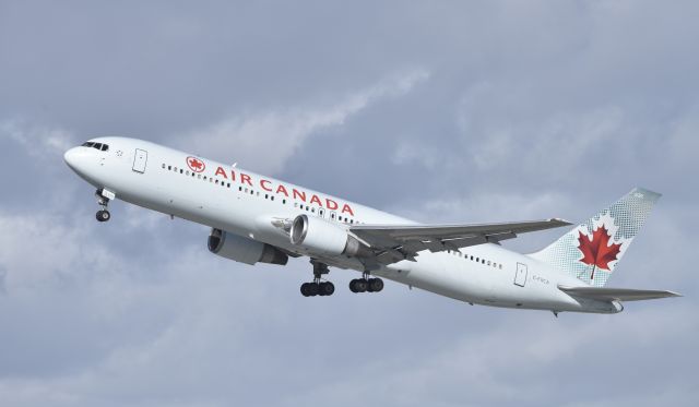 BOEING 767-300 (C-FXCA) - Departing LAX 