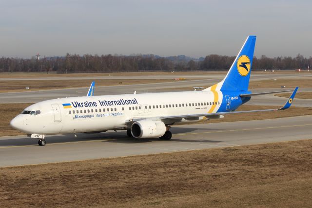 Boeing 737-800 (UR-PSX)