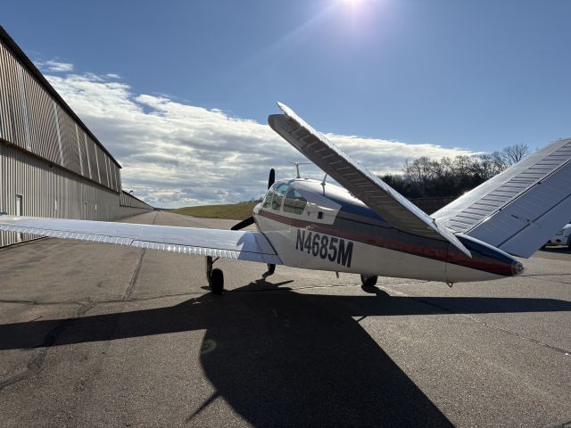 Beechcraft 35 Bonanza (N4685M)
