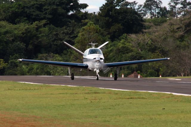 Beechcraft Bonanza (33) (PT-DNI)