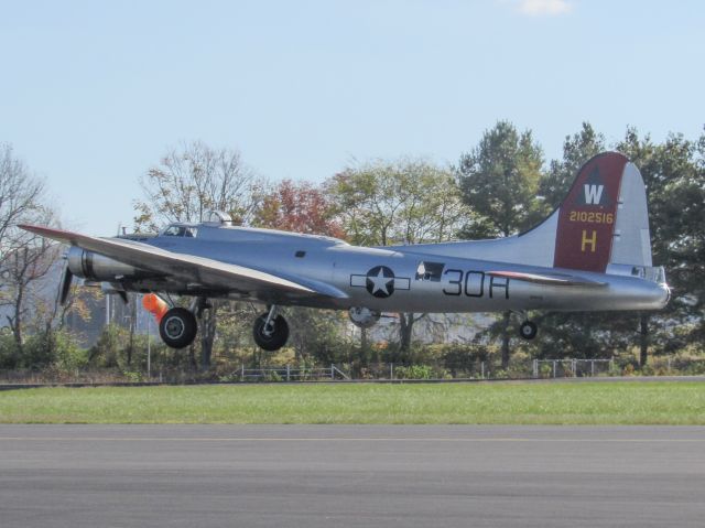 Boeing B-17 Flying Fortress (N5017N)