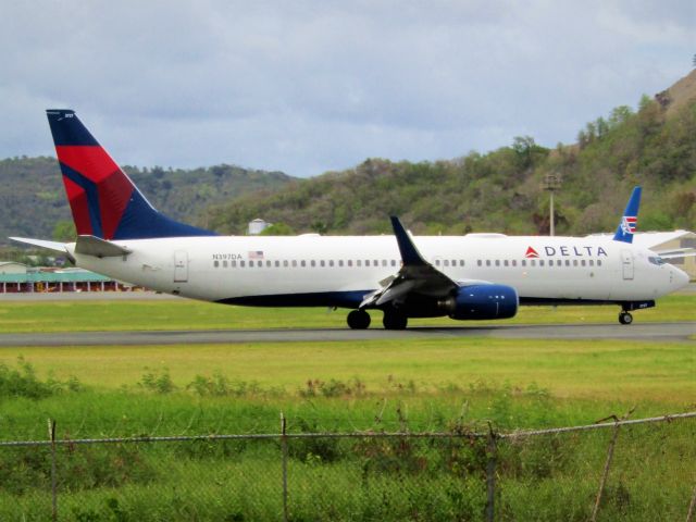 Boeing 737-800 (N397DA)