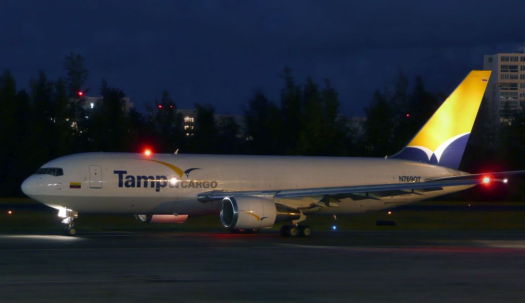 BOEING 767-200 (N769QT)